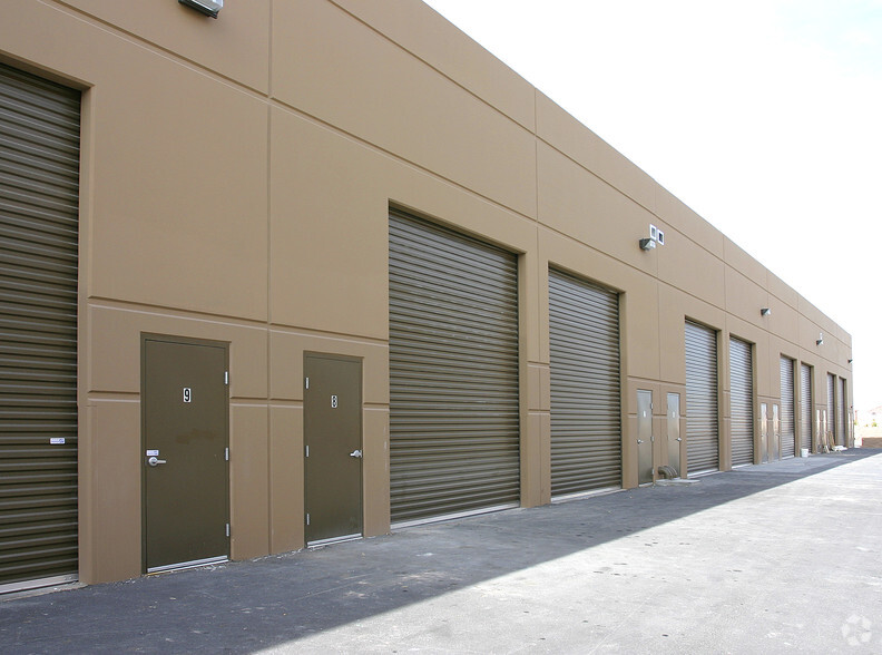 7770 Duneville St, Las Vegas, NV for lease - Building Photo - Image 3 of 5