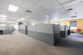 9816 Hardin St, Fort McMurray, AB à louer Photo intérieure- Image 2 de 24