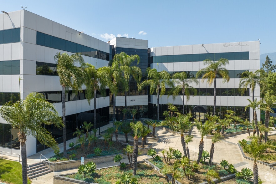10535 Foothill Blvd, Rancho Cucamonga, CA for lease - Primary Photo - Image 1 of 6