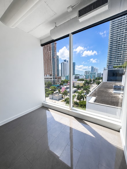 3050 Biscayne Blvd, Miami, FL à louer - Photo intérieure - Image 3 de 16