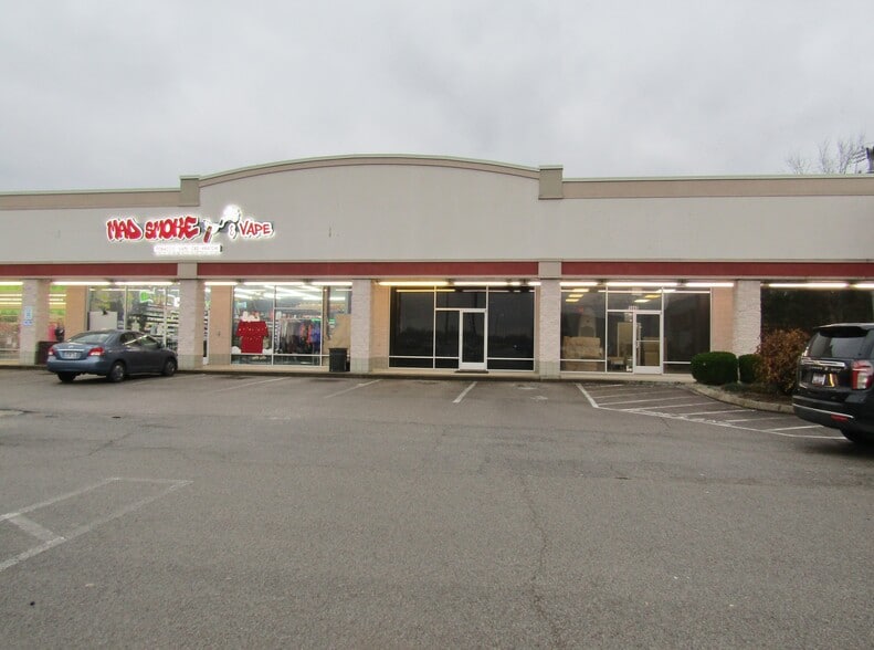 1348 N Ellington Pky, Lewisburg, TN for lease - Building Photo - Image 3 of 8