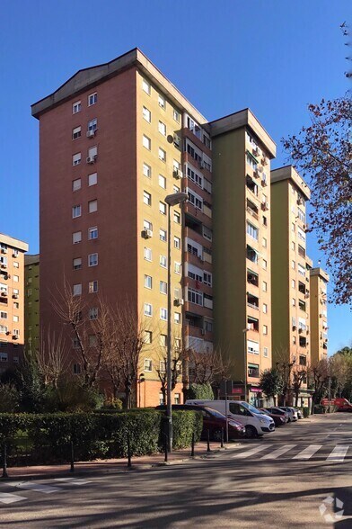 Calle Nuestra Señora del Pilar, 17, Alcalá de Henares, Madrid à vendre - Photo du bâtiment - Image 2 de 2