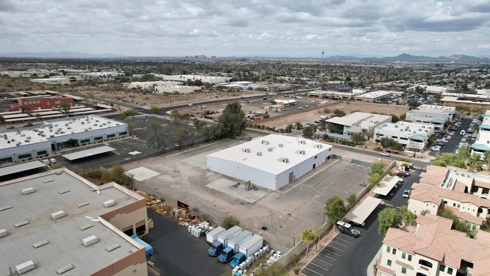 4909 E Beverly Rd, Phoenix, AZ à louer - Photo du bâtiment - Image 3 de 15