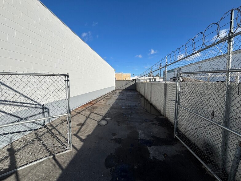 1428 W South Central Park Ave, Anaheim, CA à louer - Photo du bâtiment - Image 2 de 13