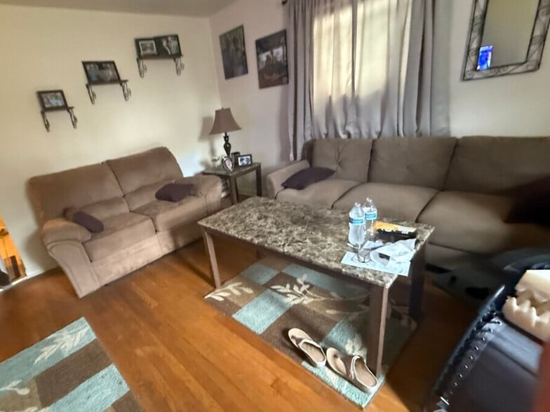 533 Station St, Bridgeville, PA à vendre - Photo du bâtiment - Image 3 de 9