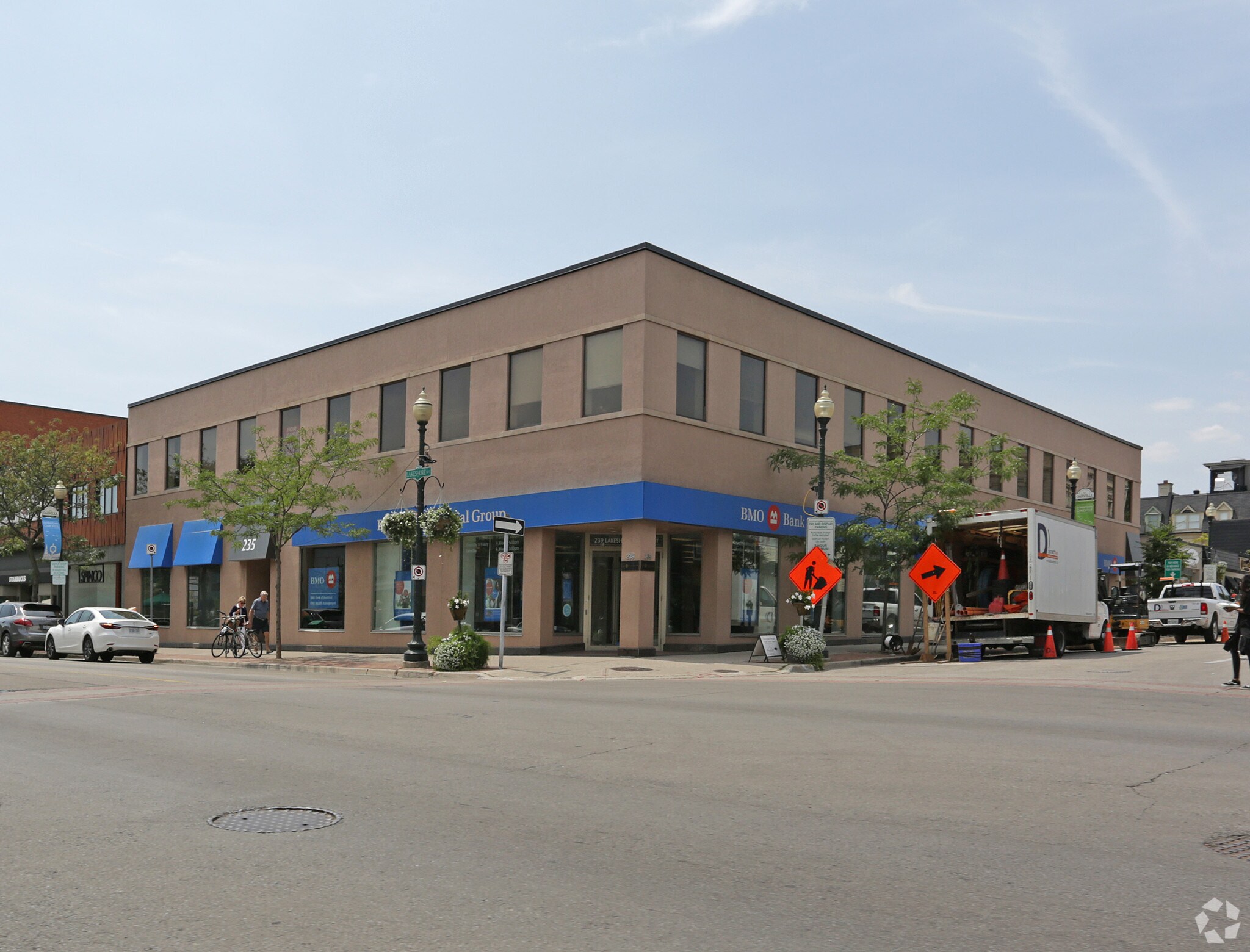 235 Lakeshore Rd E, Oakville, ON for lease Primary Photo- Image 1 of 4