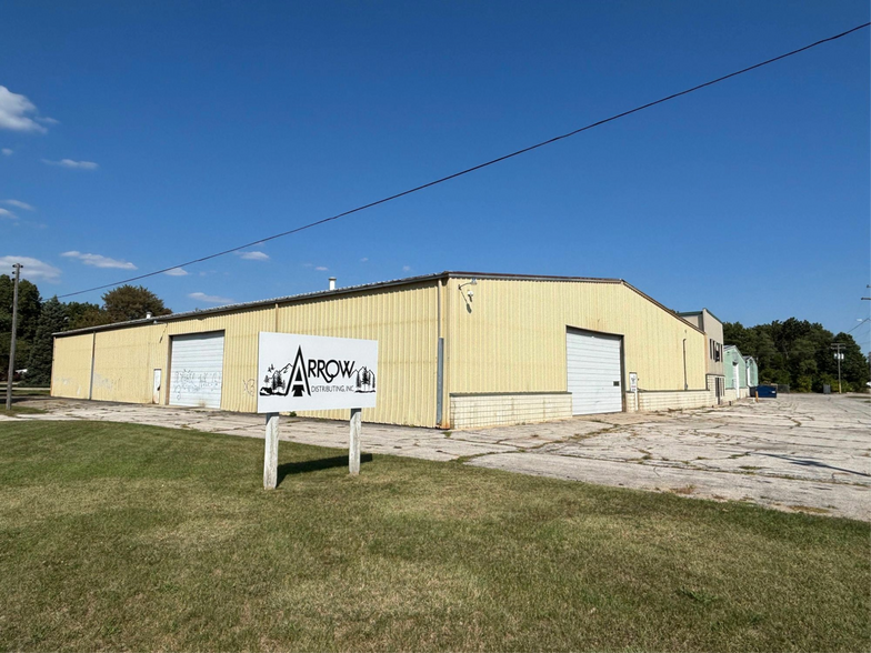 1312 Westwood Dr, Elkhart, IN à vendre - Photo du bâtiment - Image 3 de 9