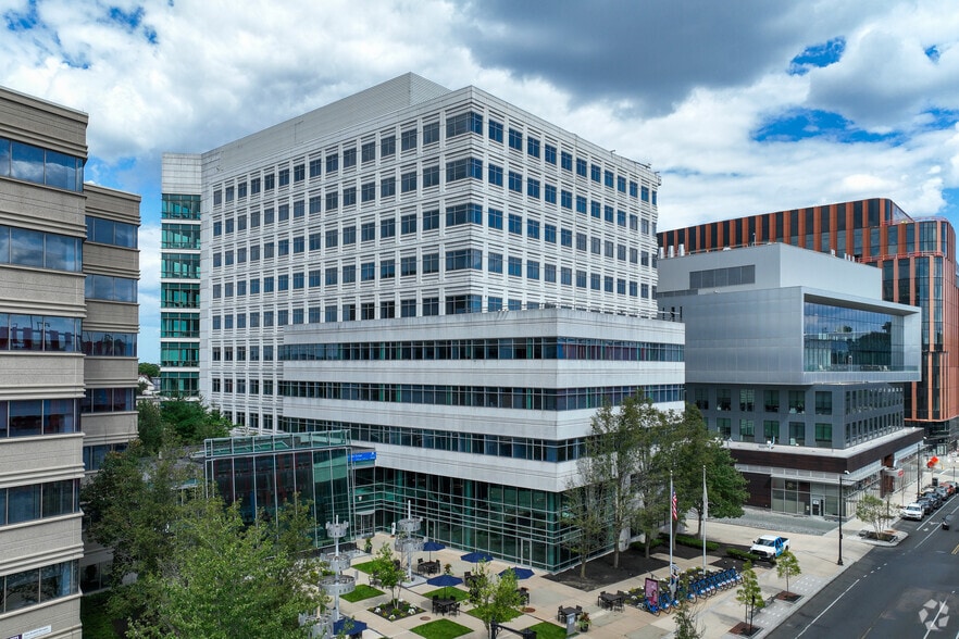 20 Guest St, Brighton, MA à louer - Photo principale - Image 1 de 19