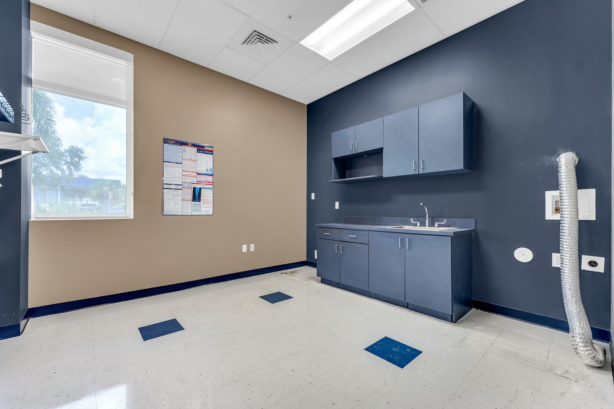 7408 Lake Worth Rd, Lake Worth, FL for lease Interior Photo- Image 1 of 10