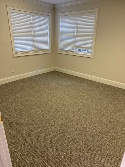 327 Dahlonega St, Cumming, GA à louer - Photo intérieure - Image 3 de 8