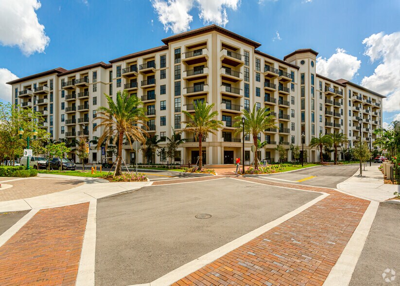 6600 Main St, Miami Lakes, FL à louer - Photo du bâtiment - Image 1 de 53