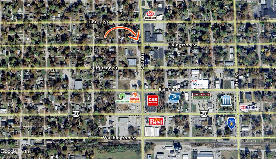 801 12th St, Carlyle, IL for lease - Building Photo - Image 2 of 4