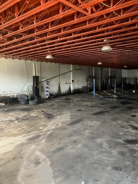 842-844 Island Ave, McKees Rocks, PA for sale - Building Photo - Image 2 of 27