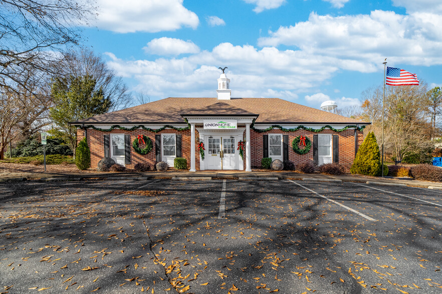 824 S Dekalb St, Shelby, NC for sale - Building Photo - Image 2 of 43