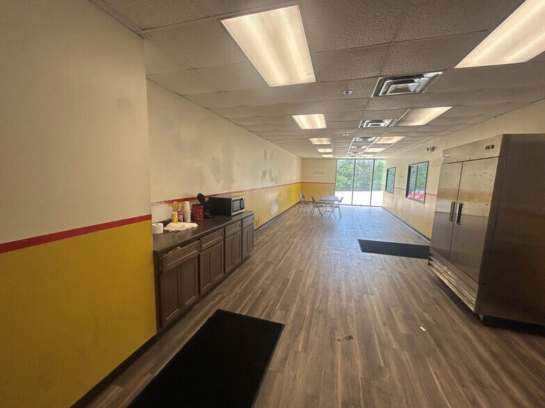 11401-11445 Moog Dr, Saint Louis, MO for lease - Building Photo - Image 3 of 15