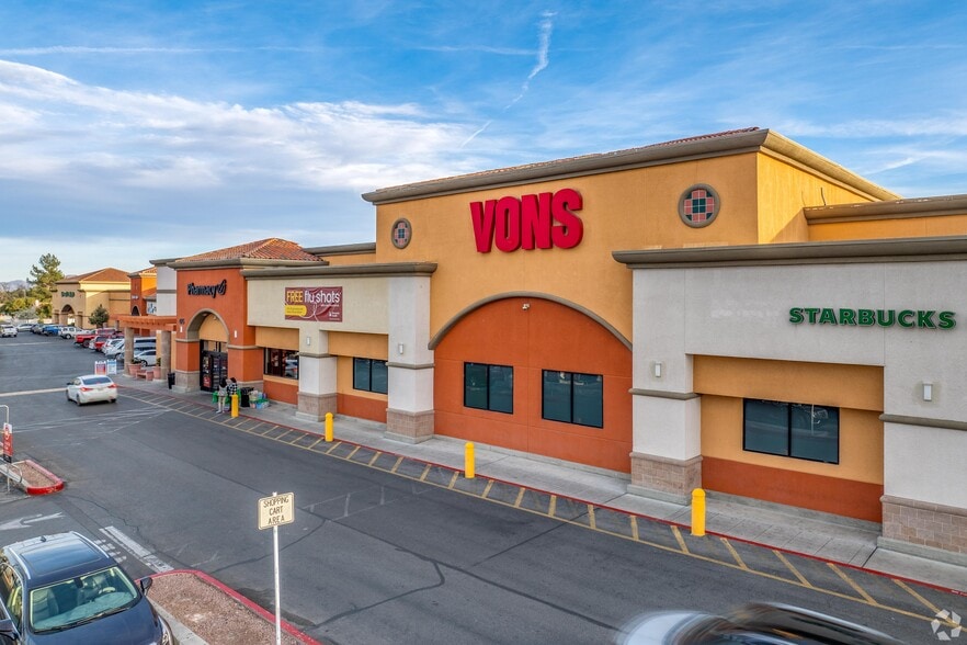 445-525 E Windmill Ln, Las Vegas, NV à louer - Photo du bâtiment - Image 2 de 9