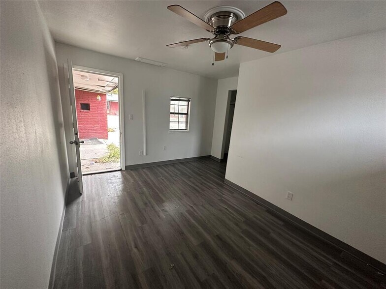 7930 Ritz St, Houston, TX à vendre - Photo du bâtiment - Image 2 de 7