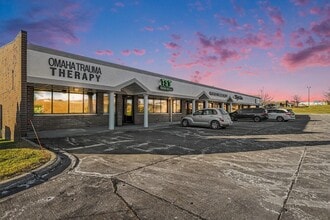 955 N Adams St, Papillion, NE à louer Photo du bâtiment- Image 2 de 22