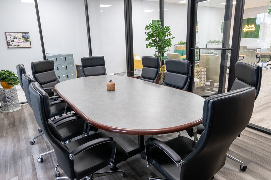 642-660 SW Port St Lucie Blvd, Port Saint Lucie, FL for lease - Building Photo - Image 3 of 14