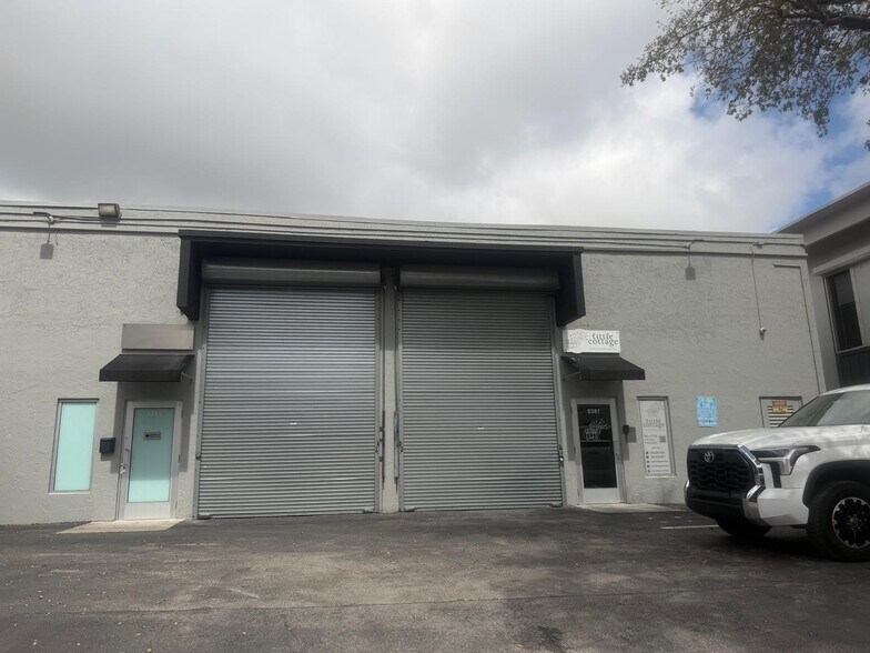 8381 NW 56th St, Doral, FL à louer - Photo du bâtiment - Image 2 de 8
