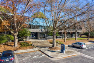 6025 The Corners Pky, Peachtree Corners GA - Services immobiliers commerciaux