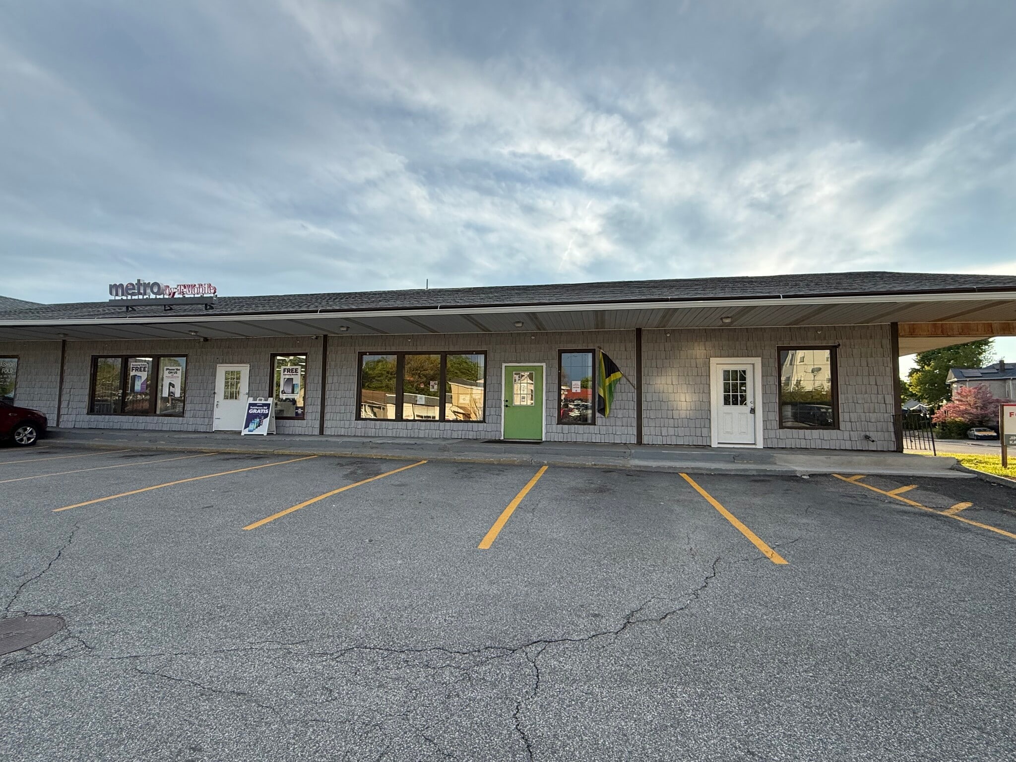 118 Cambridge St, Worcester, MA for lease Building Photo- Image 1 of 27