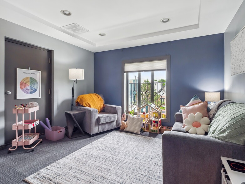 1725 N High St, Denver, CO for sale - Interior Photo - Image 3 of 52