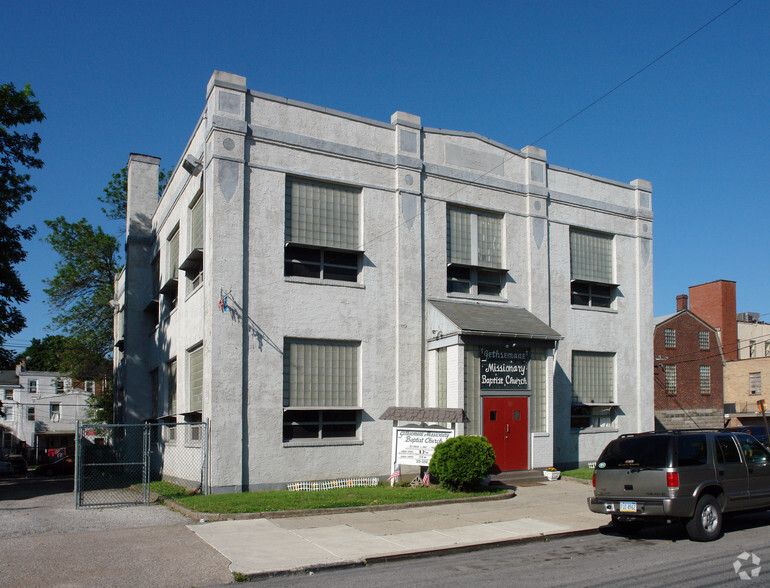 24 E Oak St, Norristown, PA for lease - Building Photo - Image 2 of 5