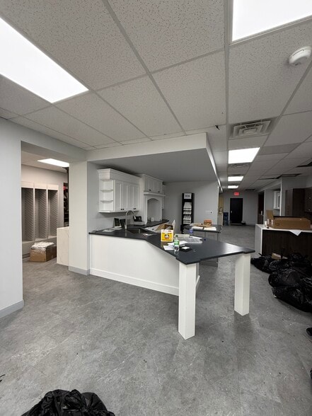 2392 Nostrand Ave, Brooklyn, NY for lease - Interior Photo - Image 2 of 4