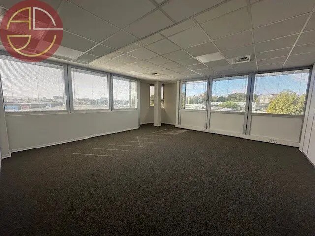 Office in Colomiers for lease Interior Photo- Image 1 of 6