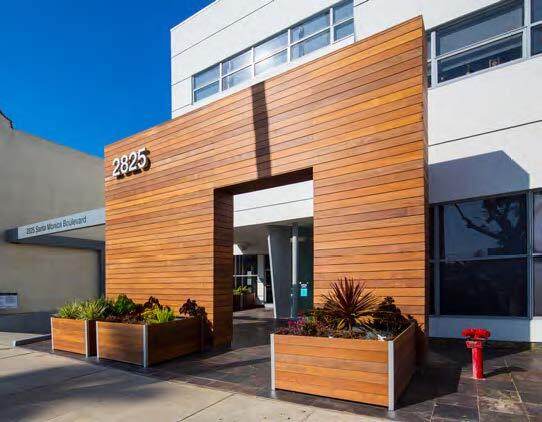 2825 Santa Monica Blvd, Santa Monica, CA à louer - Photo du bâtiment - Image 3 de 6