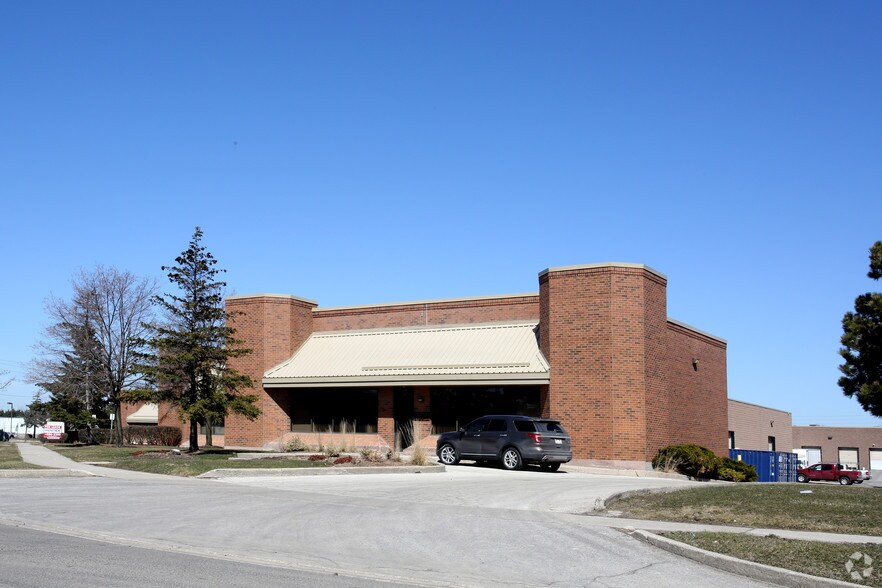 90 Claireport Cres, Toronto, ON à louer - Photo du bâtiment - Image 2 de 8