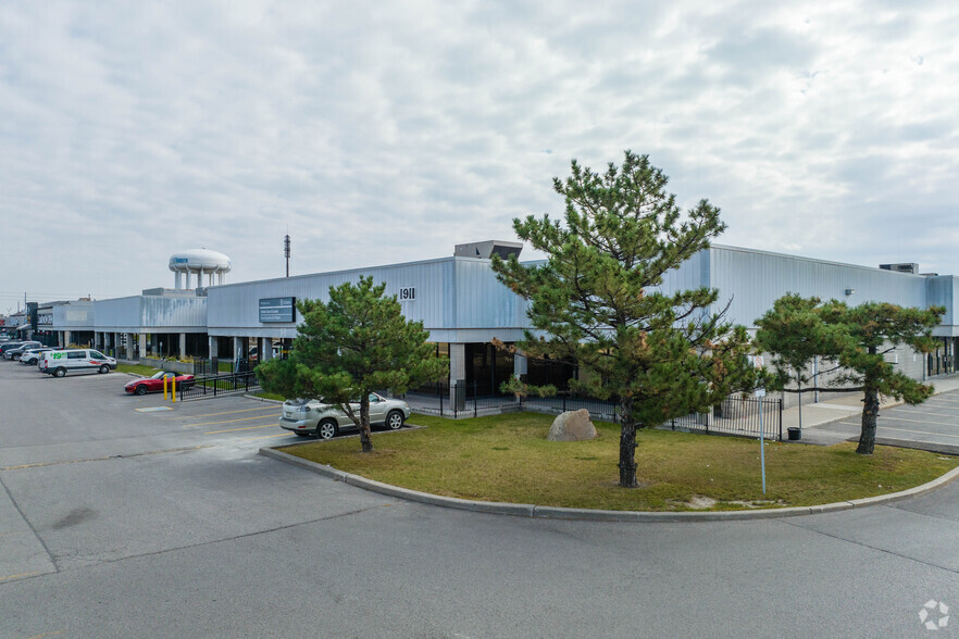 1911 Eglinton Ave E, Toronto, ON for sale - Primary Photo - Image 1 of 1