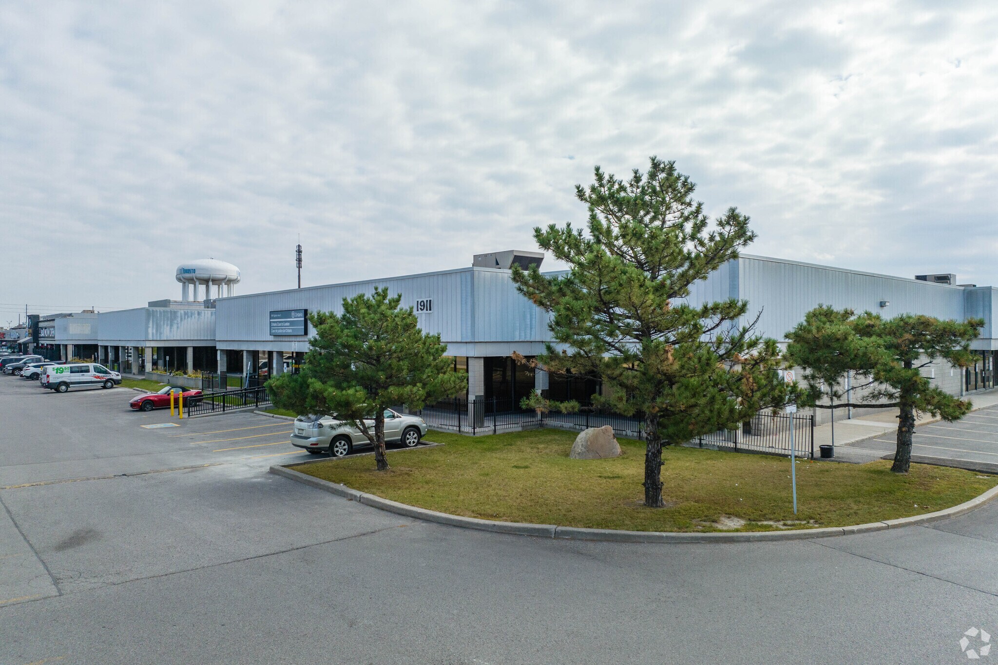 1911 Eglinton Ave E, Toronto, ON à vendre Photo principale- Image 1 de 1
