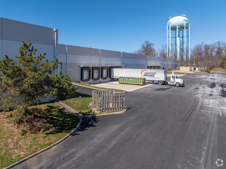 260 Walsh Dr, Parsippany, NJ for lease - Building Photo - Image 3 of 4