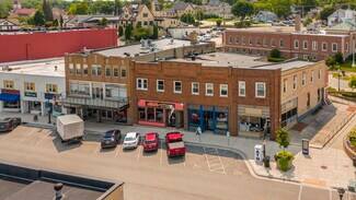 Plus de détails pour 139 N 6th Ave, West Bend, WI - Commerce de détail à vendre