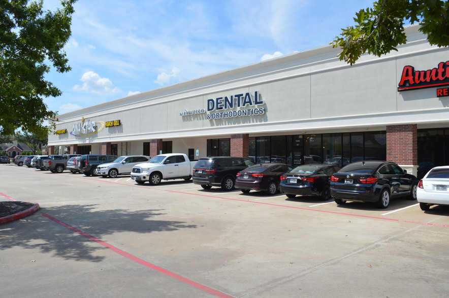 10009 W Broadway St, Pearland, TX for lease - Primary Photo - Image 1 of 2