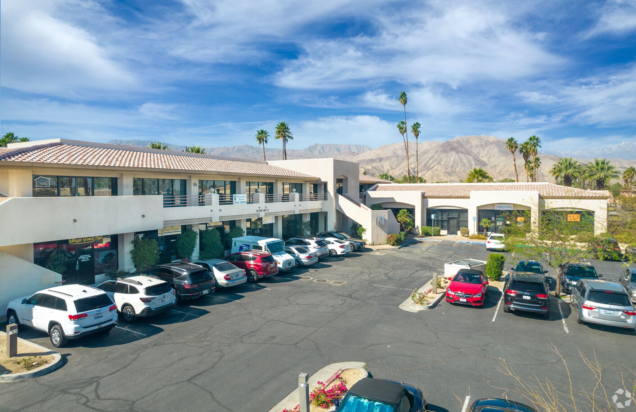 74040 Highway 111, Palm Desert, CA à louer Photo du bâtiment- Image 1 de 10