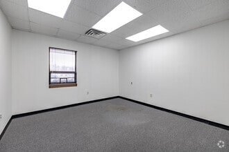 40 Brunswick Ave, Edison, NJ à louer Photo intérieure- Image 2 de 4