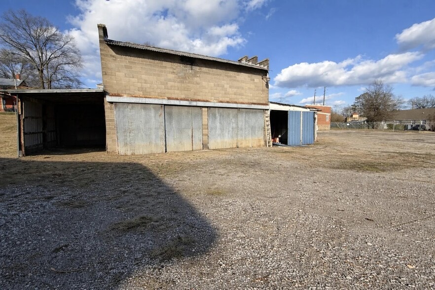 373 N Cumberland St, Jackson, TN à vendre - Photo du bâtiment - Image 3 de 39