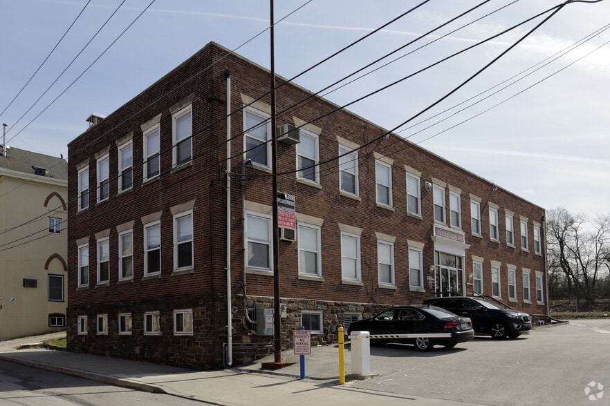 1 Schuylkill Pky, Bridgeport, PA for lease - Primary Photo - Image 1 of 7