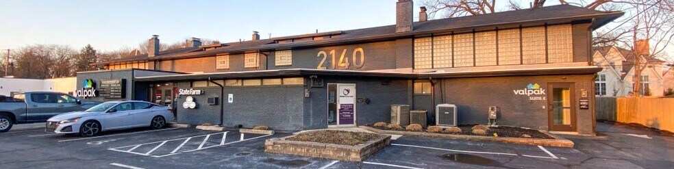 2140 Riverside Dr, Columbus, OH à louer - Photo du bâtiment - Image 2 de 4