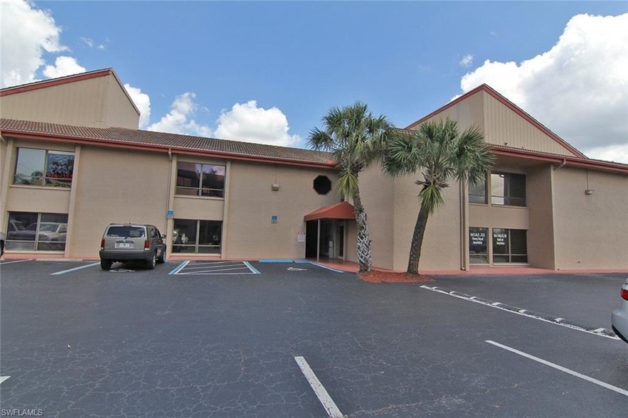 923 Del Prado Blvd S, Cape Coral, FL for sale - Building Photo - Image 3 of 11