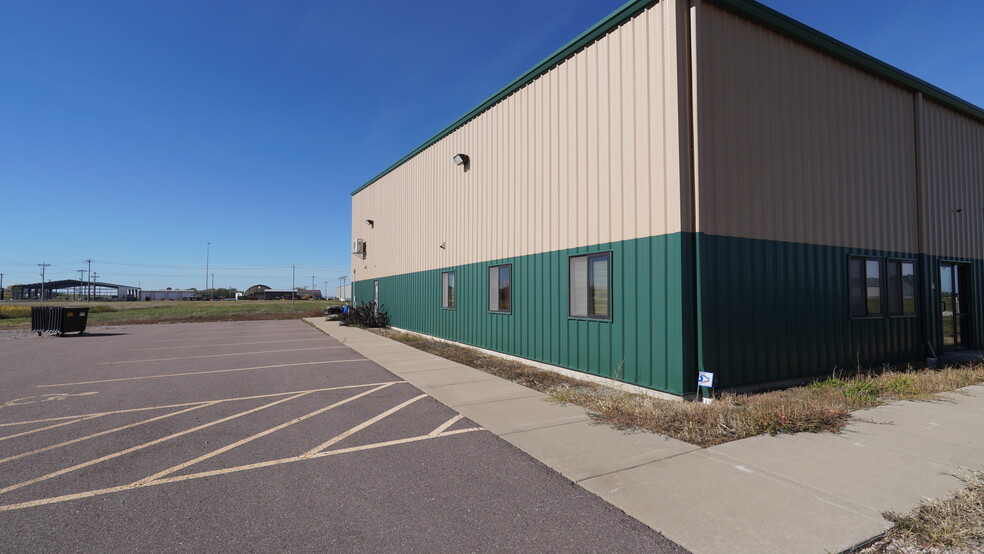 501 N 16th St, Beresford, SD for sale - Building Photo - Image 3 of 16