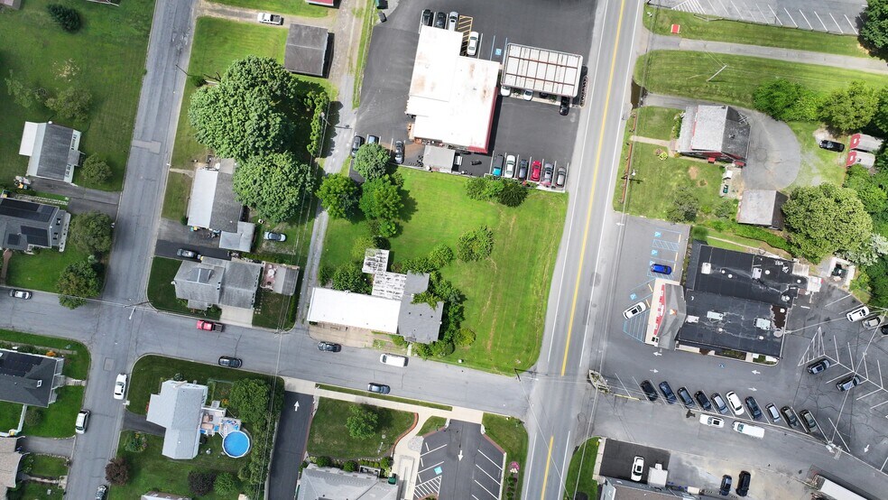 4100 William Penn Hwy, Easton, PA à louer - Photo du bâtiment - Image 2 de 13