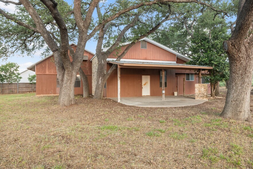 604 Cherry St, Fredericksburg, TX à vendre - Photo du bâtiment - Image 2 de 29