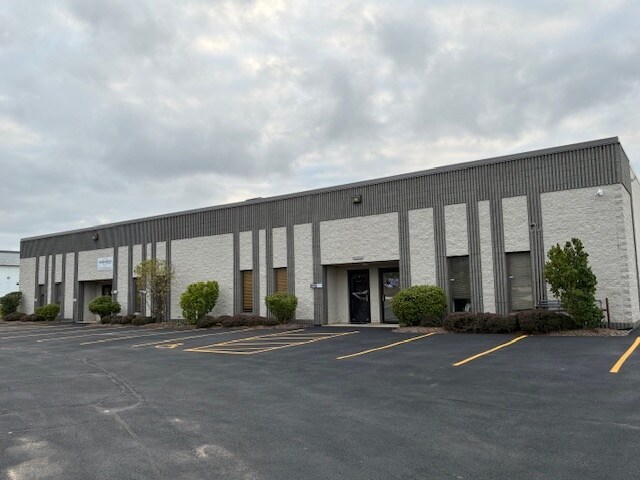 More details for W226N781 Eastmound Dr, Waukesha, WI - Flex for Lease