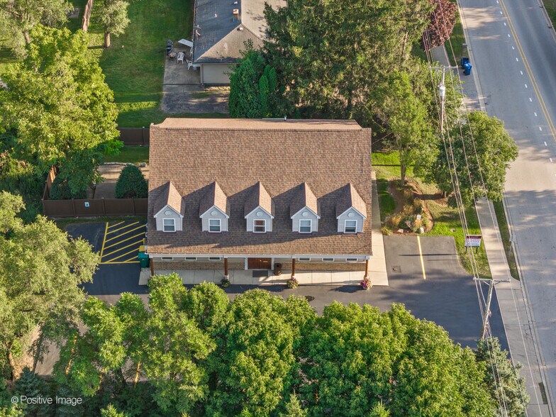 1125 N Delany Rd, Gurnee, IL à vendre - Photo du bâtiment - Image 3 de 28