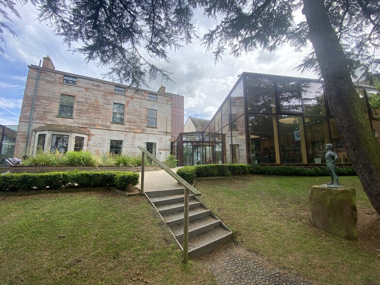 101 George, Dumfries à louer - Photo du bâtiment - Image 2 de 16