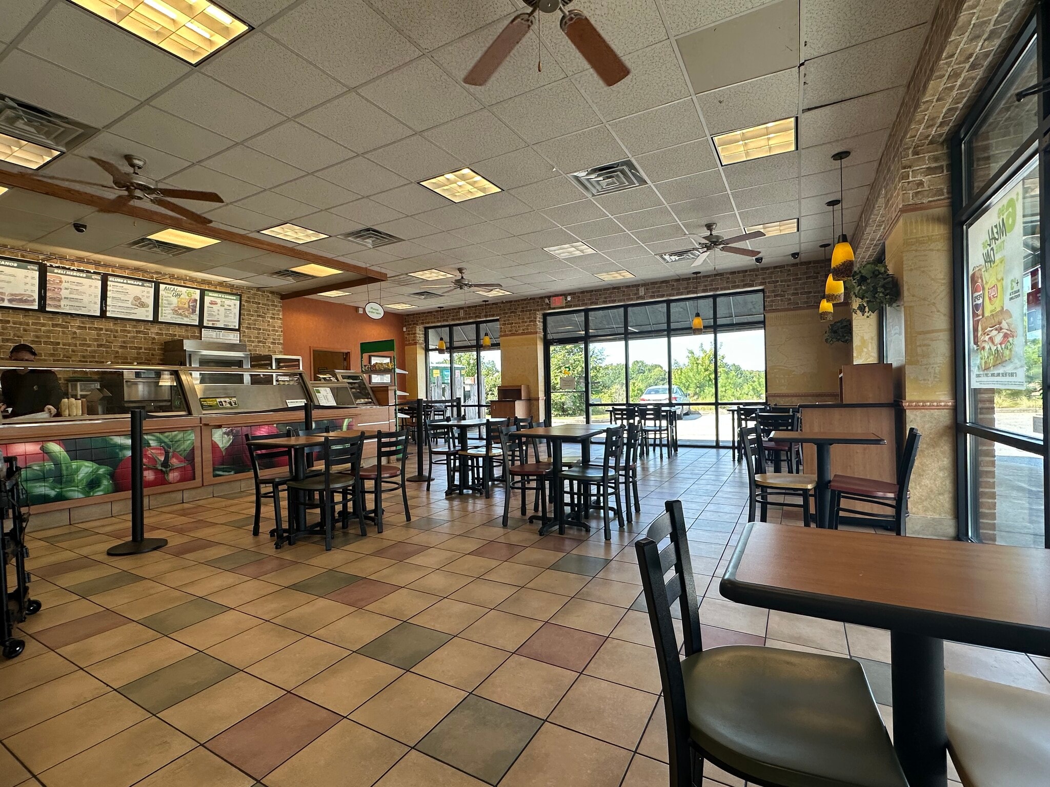 2120 Friendship Rd, Flowery Branch, GA for lease Interior Photo- Image 1 of 9